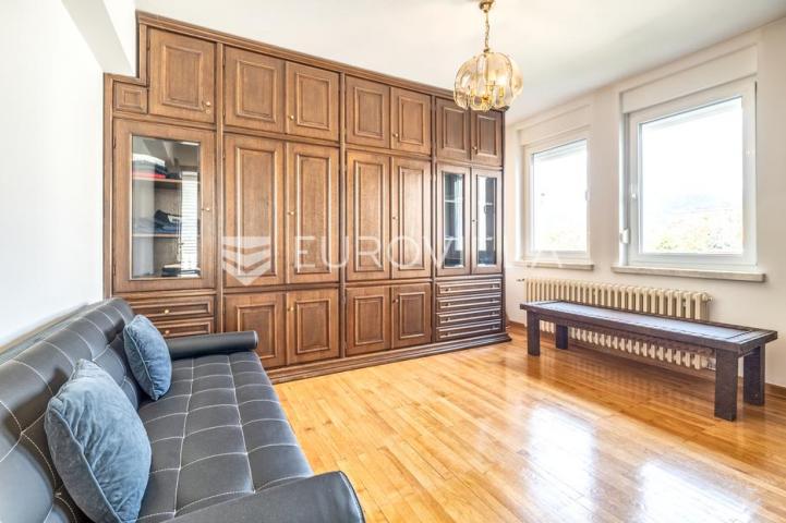 Zagreb, Remetska cesta, prekrasna vila za najam s vrtom
