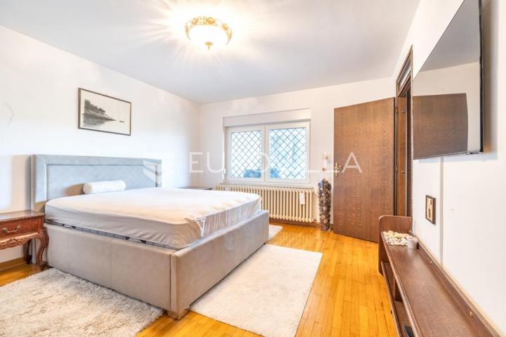 Zagreb, Remetska cesta, prekrasna vila za najam s vrtom