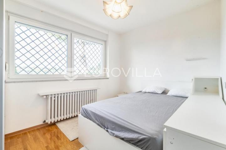 Zagreb, Remetska cesta, prekrasna vila za najam s vrtom
