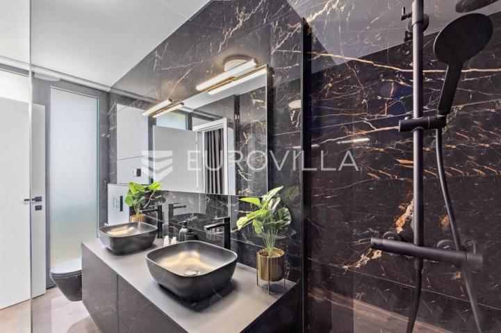 Istra, Medulin, prekrasna moderna dvojna vila 220 m²