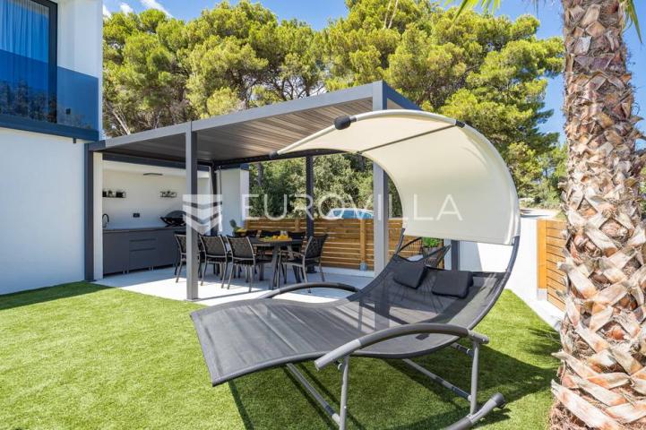 Istra, Medulin, prekrasna moderna dvojna vila 220 m²