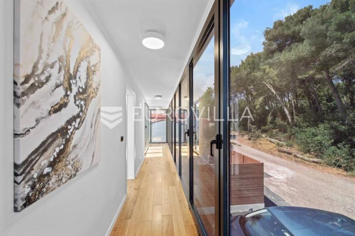Istra, Medulin, prekrasna moderna dvojna vila 220 m²