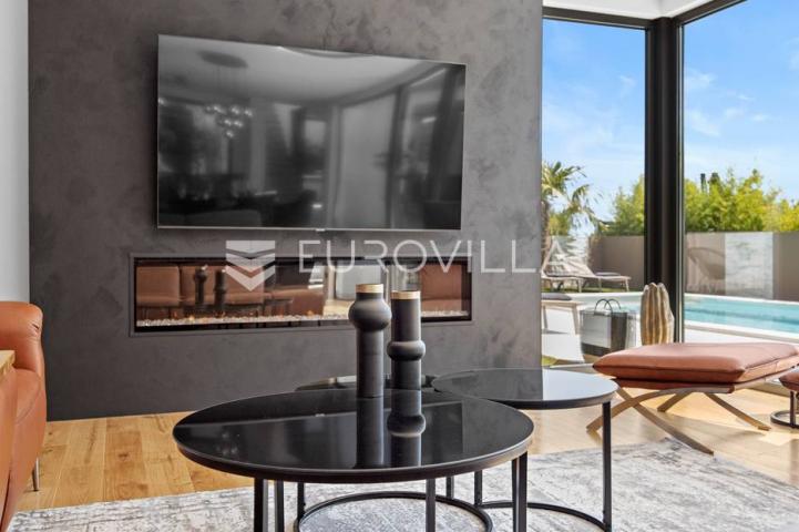 Istra, Medulin, prekrasna moderna dvojna vila 220 m²