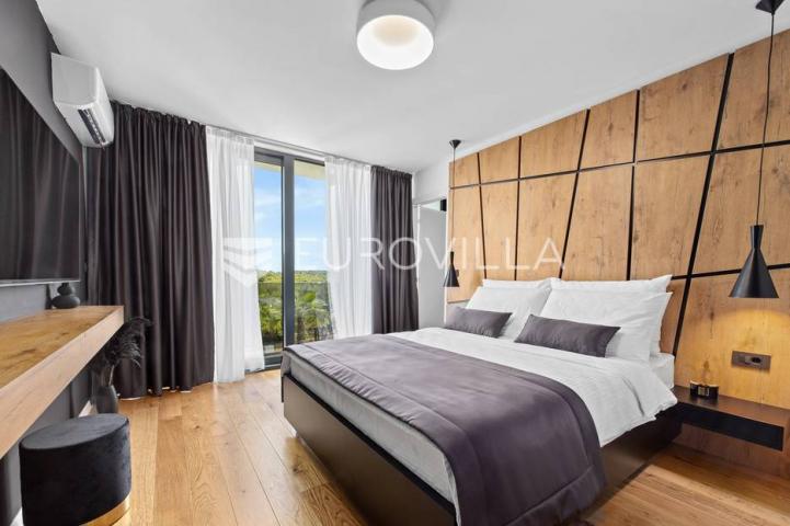 Istra, Medulin, prekrasna moderna dvojna vila 220 m²