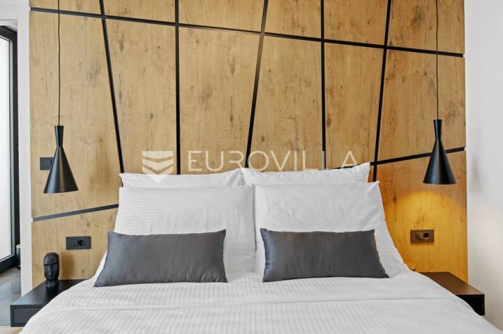 Istra, Medulin, prekrasna moderna dvojna vila 220 m²