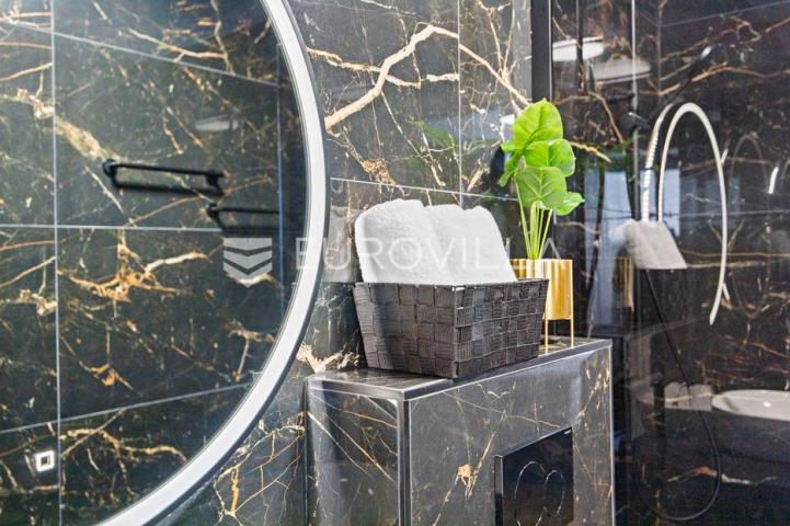 Istra, Medulin, prekrasna moderna dvojna vila 220 m²