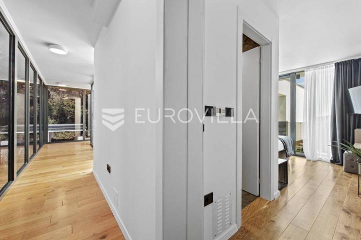 Istra, Medulin, prekrasna moderna dvojna vila 220 m²
