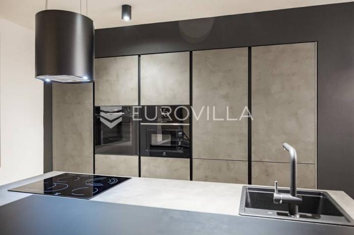 Istra, Medulin, prekrasna moderna dvojna vila 220 m²