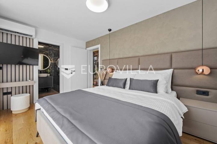 Istra, Medulin, prekrasna moderna dvojna vila 220 m²