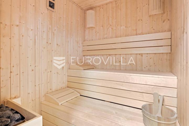 Istra, Medulin, prekrasna moderna dvojna vila 220 m²