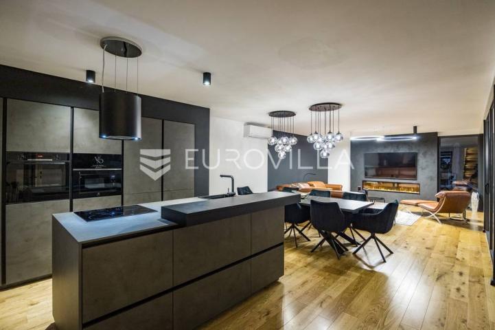 Istra, Medulin, prekrasna moderna dvojna vila 220 m²