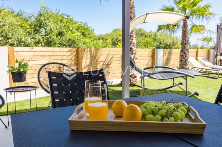 Istra, Medulin, prekrasna moderna dvojna vila 220 m²