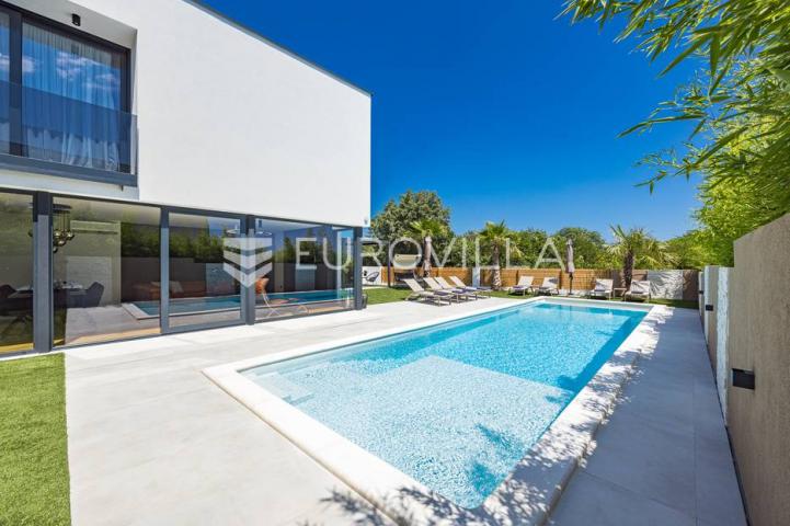Istra, Medulin, prekrasna moderna dvojna vila 220 m²