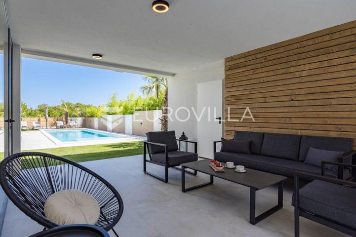 Istra, Medulin, prekrasna moderna dvojna vila 220 m²