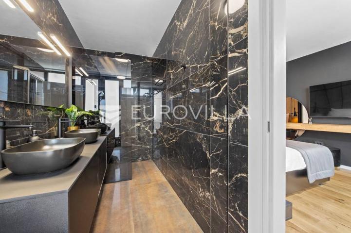 Istra, Medulin, prekrasna moderna dvojna vila 220 m²