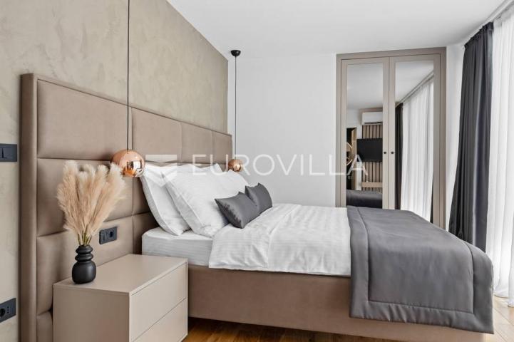 Istra, Medulin, prekrasna moderna dvojna vila 220 m²