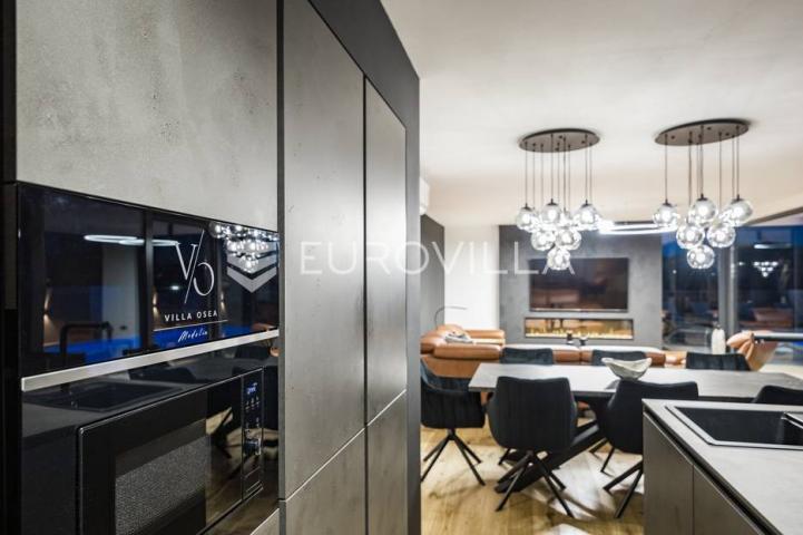 Istra, Medulin, prekrasna moderna dvojna vila 220 m²