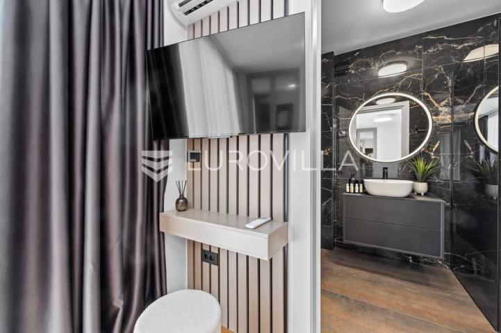 Istra, Medulin, prekrasna moderna dvojna vila 220 m²