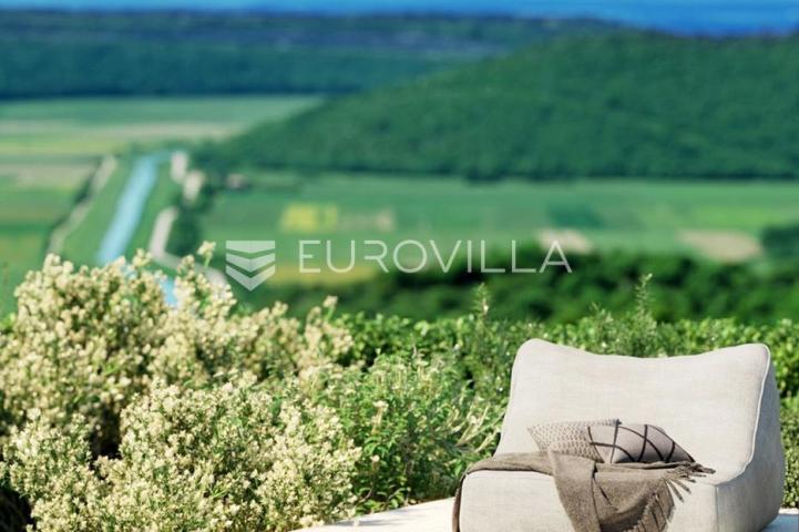 Istra, Grožnjan, vila s bazenom panoramskim pogledom 
