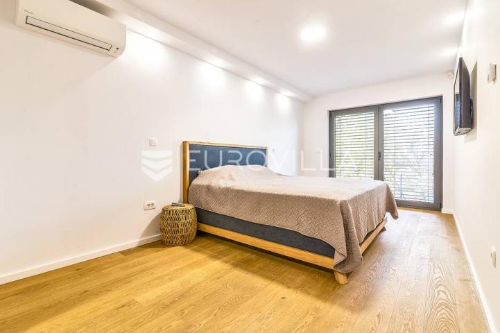 Samobor, Giznik EKSLUZIVNA NOVOGRADNJA vila 286 m2 na parceli 500 m2