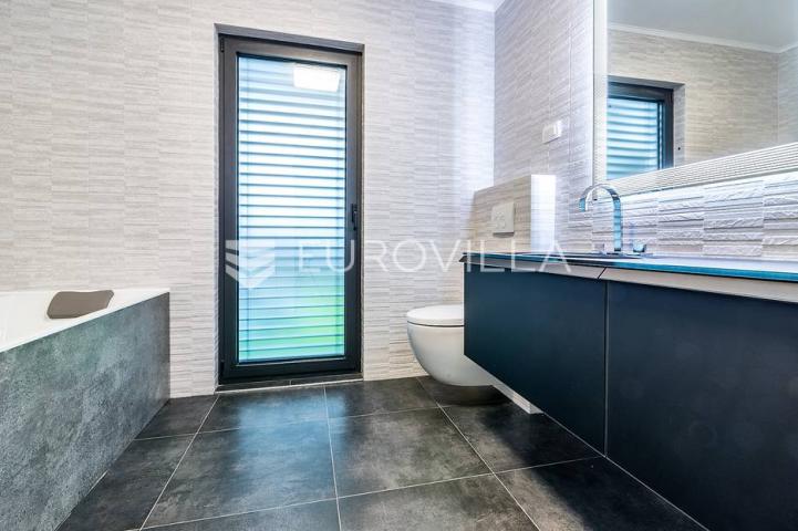 Samobor, Giznik EKSLUZIVNA NOVOGRADNJA vila 286 m2 na parceli 500 m2