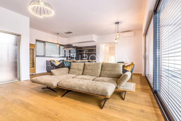 Samobor, Giznik EKSLUZIVNA NOVOGRADNJA vila 286 m2 na parceli 500 m2