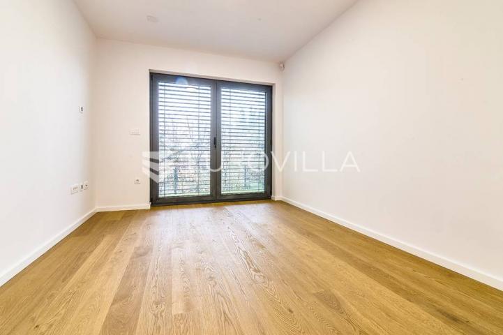 Samobor, Giznik EKSLUZIVNA NOVOGRADNJA vila 286 m2 na parceli 500 m2