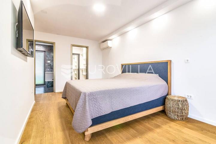 Samobor, Giznik EKSLUZIVNA NOVOGRADNJA vila 286 m2 na parceli 500 m2