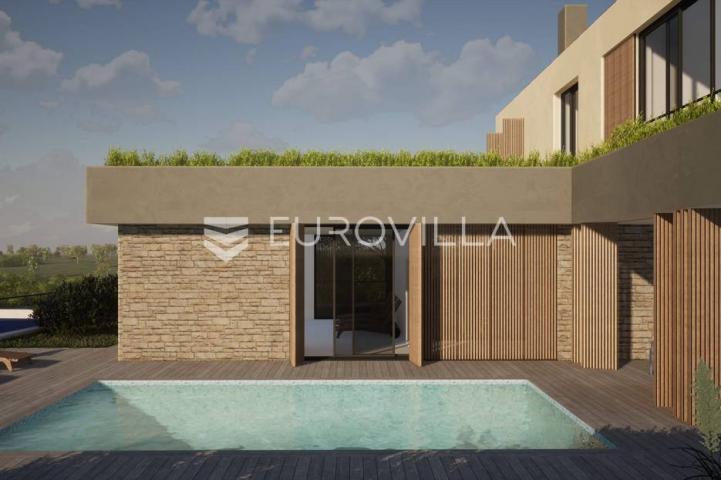 Istra, Gračišće, NOVOGRADNJA, ekskluzivna vila NKP 390 m2 s 2 bazena 