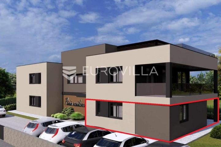 Istra, Poreč, dvosobni stan u prizemlju s vrtom od 120m2
