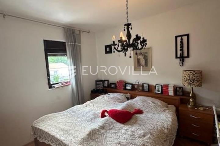 Crikvenica, Selce, trosoban stan, 76,54 m², 2 garaže, balkon, pogled