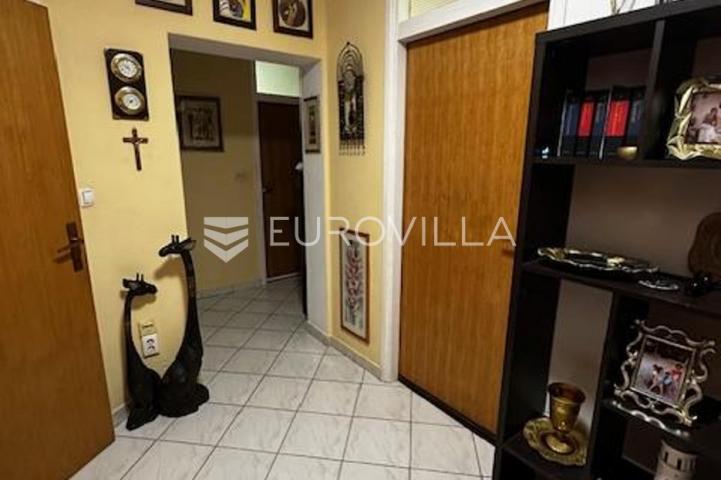 Crikvenica, Selce, trosoban stan, 76,54 m², 2 garaže, balkon, pogled