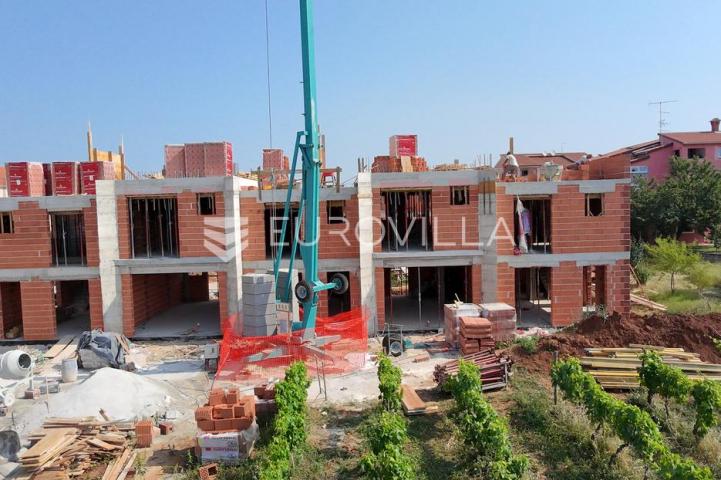 Istra, Poreč, NOVOGRADNJA, rustikalna kuća u nizu 155,87 M2