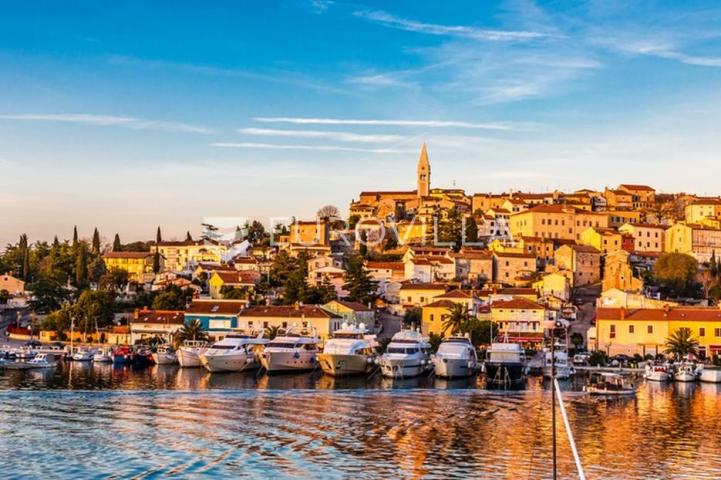 Istra, Vrsar - Kamena kuća u blizini mora