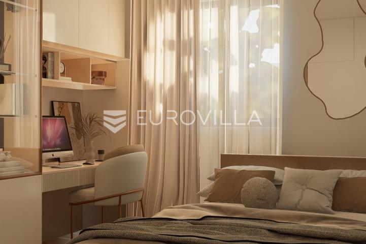 Kaštel Stari, trosoban stan s tri lođe, prvi kat