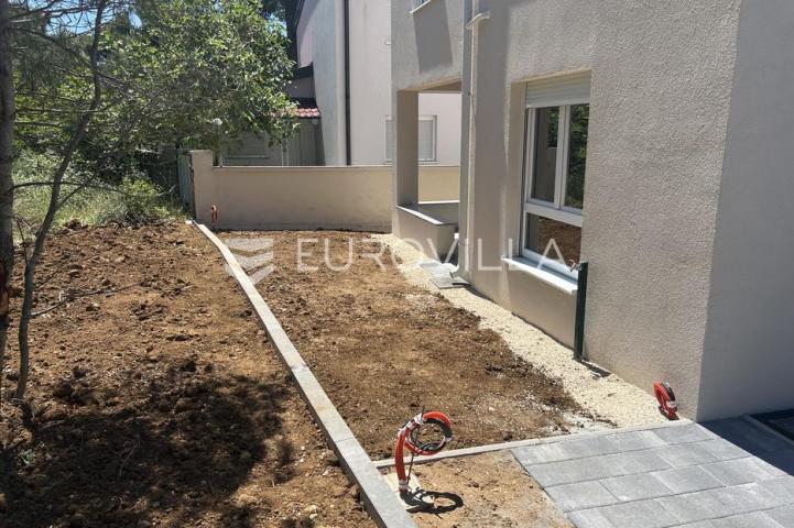 Zadar, Vir, Apartman S1 u prizemlju površine 59 m² s privatnim vrtom