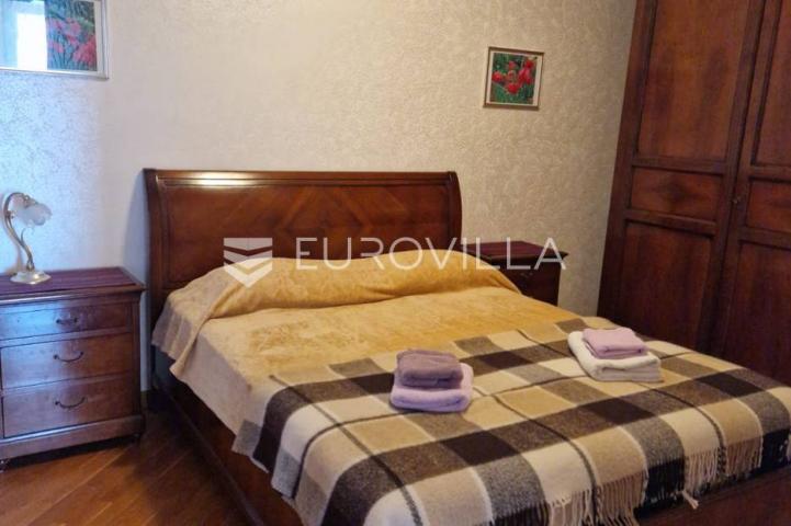 Umag, vila prvi red do mora