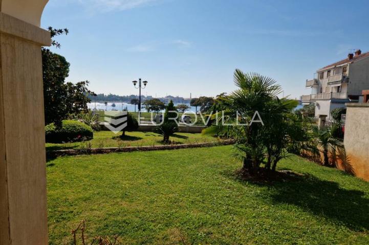 Umag, vila prvi red do mora