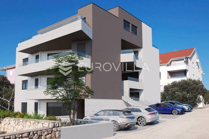 Pag, Mandre, Trosoban stan 98 m² na 1. katu, NOVOGRADNJA u blizini mora