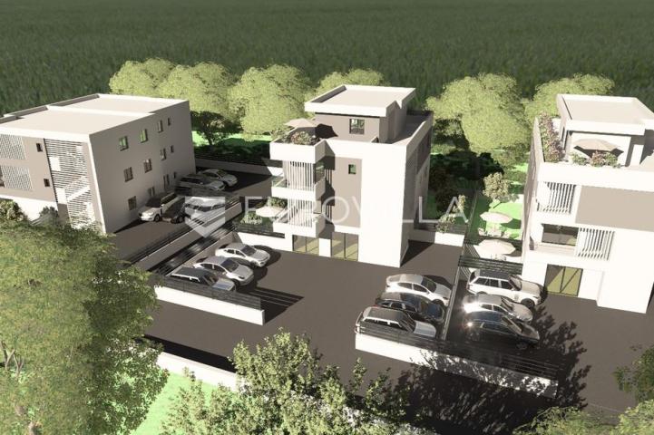 Kaštel Stari, trosoban stan s pogledom na more na odličnoj lokaciji
