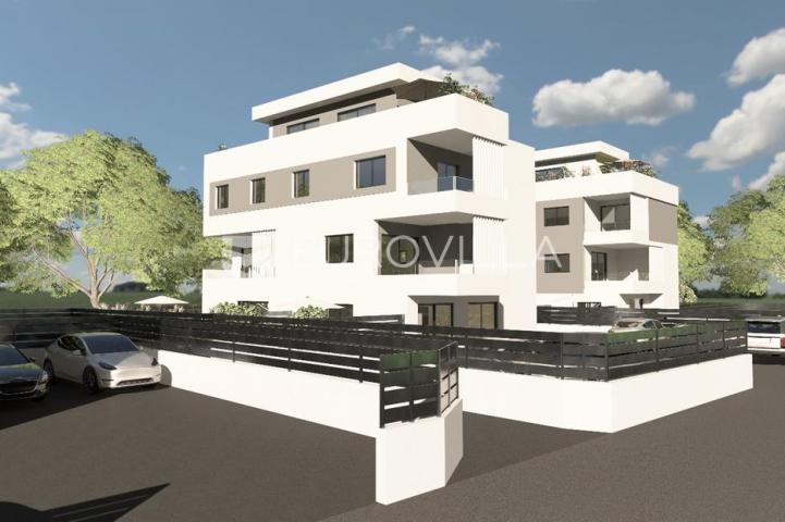 Kaštel Stari, trosoban stan s pogledom na more na odličnoj lokaciji