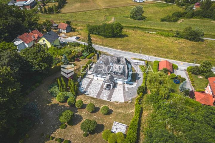 Donja Pušća, jedinstvena obiteljska villa, parcela 5000 m²
