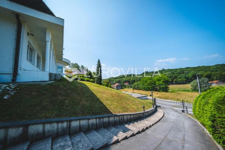 Donja Pušća, jedinstvena obiteljska villa, parcela 5000 m²
