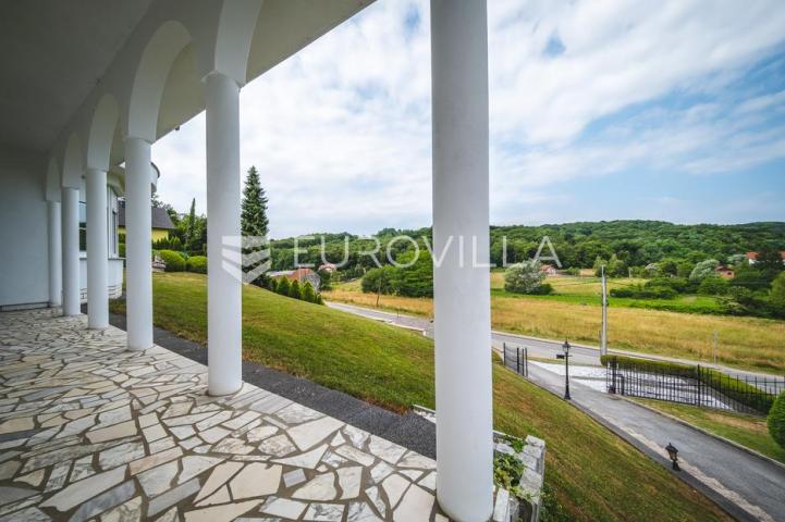 Donja Pušća, jedinstvena obiteljska villa, parcela 5000 m²