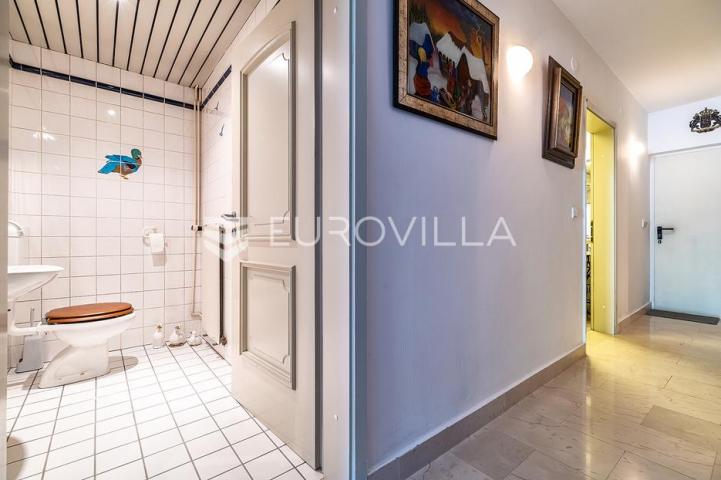 Donja Pušća, jedinstvena obiteljska villa, parcela 5000 m²