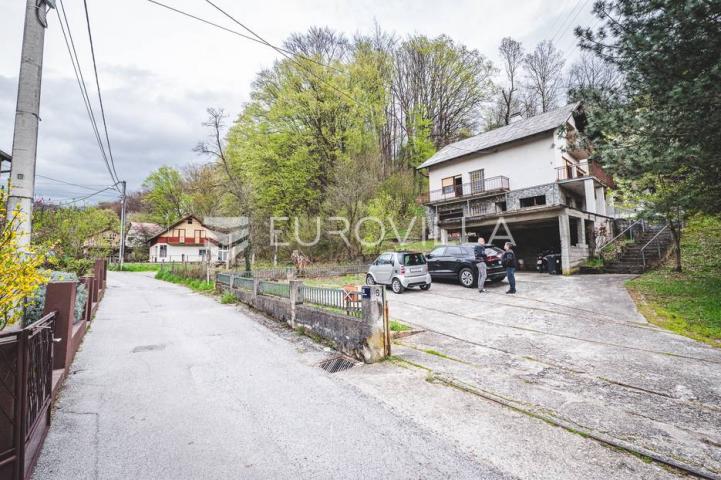 Zagreb, Markuševec, troetažna kuća 106 m2