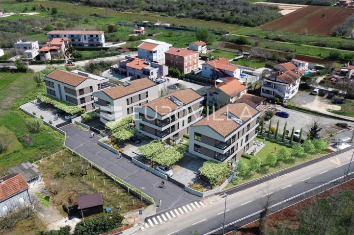 Istra, Fažana, luksuzni trosobni stan 75.37 m², 1. kat, 1.2 km od mora, zatvoreni kompleks