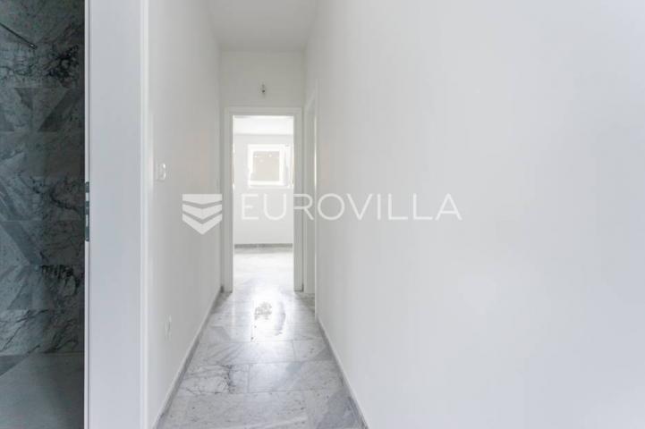 Pag, četverosoban penthouse S5 s neto korisnom površinom od 160 m², uz more NOVOGRADNJA