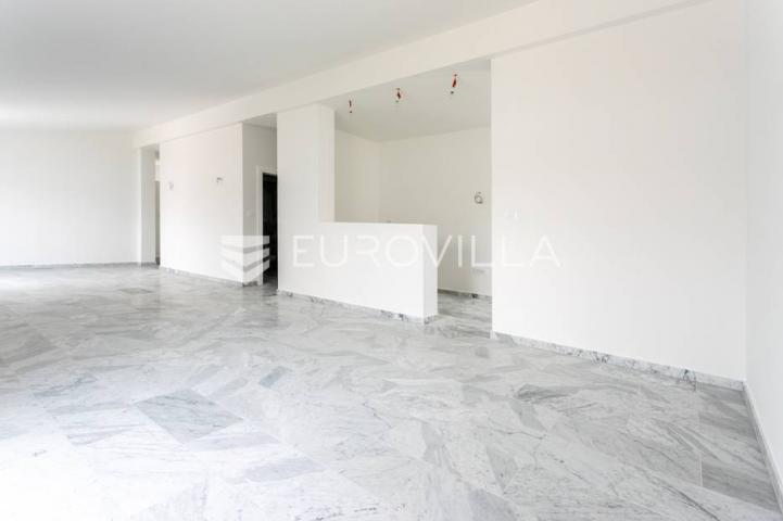 Pag, četverosoban penthouse S5 s neto korisnom površinom od 160 m², uz more NOVOGRADNJA