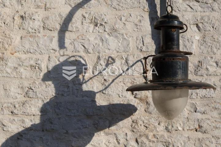 Šibenik, stara gradska jezgra, povijesna palača iz 12. stoljeća